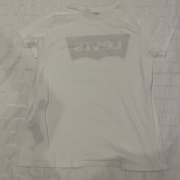 Levi’s size small white tee - Picture 2 of 3